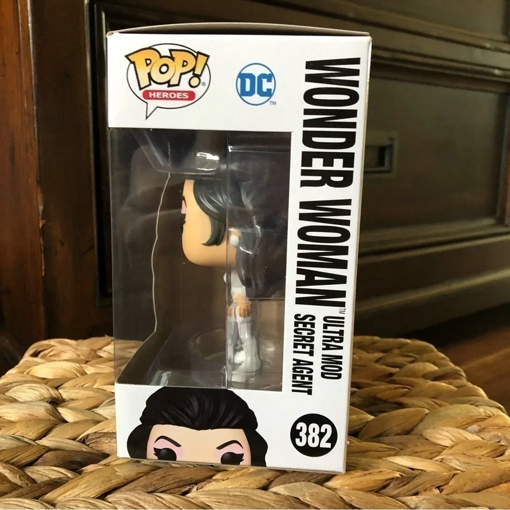 Funko Pop Wonder Woman Secret agent #382